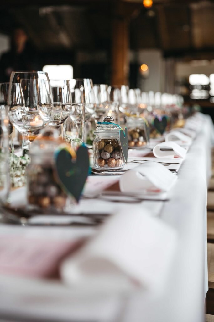 Decoración de mesa elegante para celebraciones